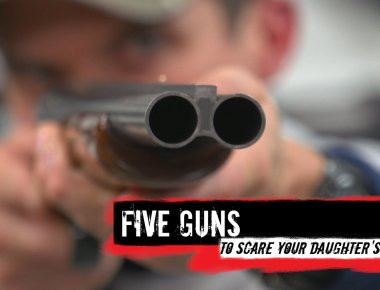 Βίντεο: Πέντε όπλα για να τρομάξεις... τους «μνηστήρες» της κόρης σου